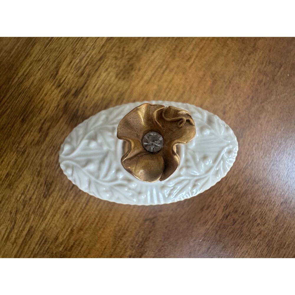 Lenox China Treasures April Birthstone Porcelain Trinket Box - Picture 2 of 9